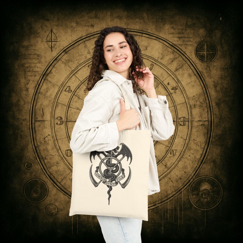 Omnia Sunt Fila Tote Bag - Image 9