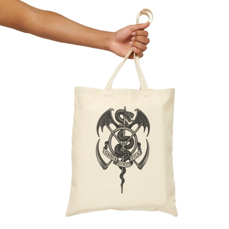 Omnia Sunt Fila Tote Bag - Image 11